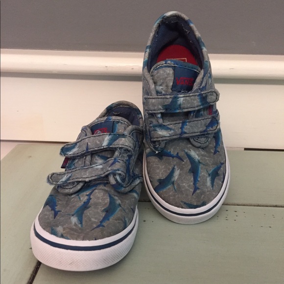 toddler boy velcro vans